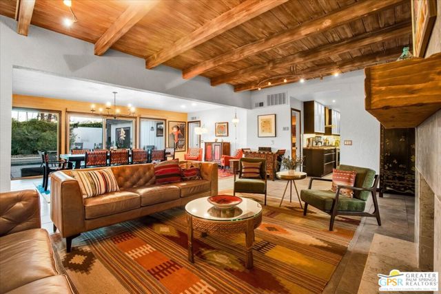45864 Shadow Mountain Drive, Palm Desert CA: https://media.crmls.org/mediaz/4957affc-5ef6-413c-9104-f0d9c5cf8b57.jpg
