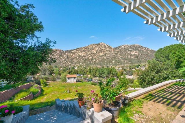 15720 Zeigler Court, Ramona CA: https://media.crmls.org/mediaz/4957bd66-e0d7-47f8-896e-7622af38e4bb.jpg