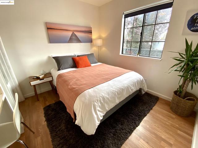 2775 E 21St St, Oakland CA: https://media.crmls.org/mediaz/4957c412-5b1c-450c-b23f-85151afb7604.jpg