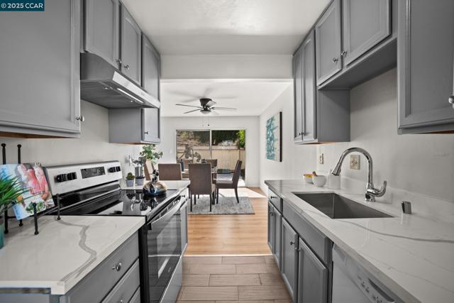 989 Parkside Dr, Richmond CA: https://media.crmls.org/mediaz/4957fe70-1e33-46c1-828e-2ec3efdf2e0f.jpg