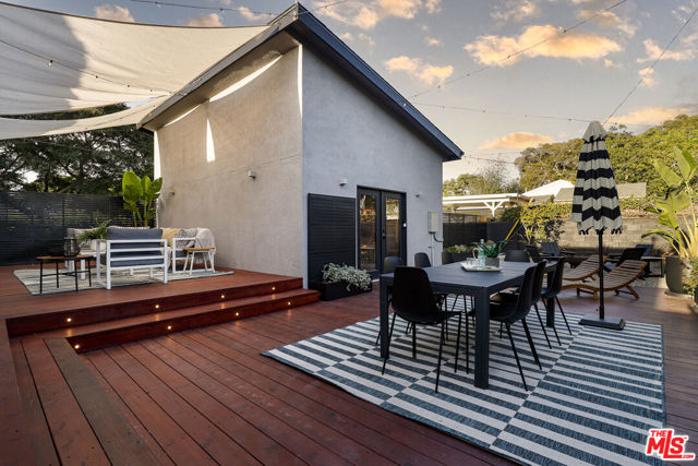 3744 Redwood Avenue, Los Angeles CA: https://media.crmls.org/mediaz/4958199b-5915-4f45-b608-b1359c42bf3a.jpg