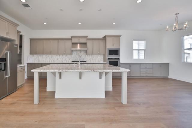 590 Santa Lucia Way, Marina CA: https://media.crmls.org/mediaz/49582fde-5910-4917-bde1-ad1fbff36929.jpg