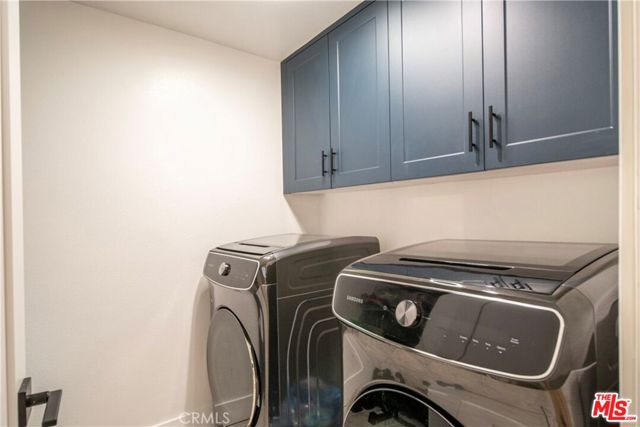 306 Bora Bora Way, Marina del Rey CA: https://media.crmls.org/mediaz/49584935-f224-4d53-9d1a-f846ad023cdb.jpg