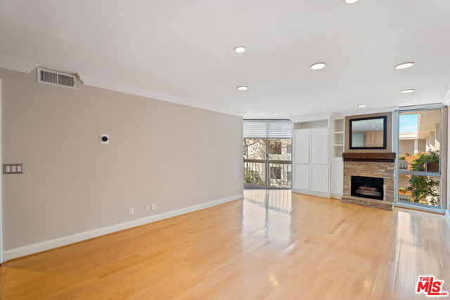 Image 3 for 1230 N Sweetzer Ave #302, West Hollywood, CA 90069