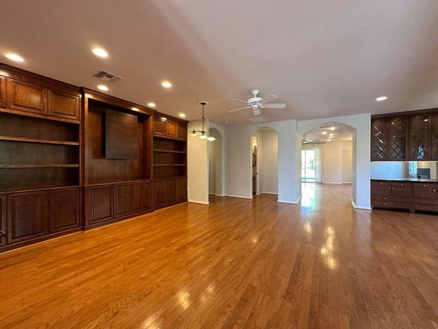 40589 Palm Court, Palm Desert CA: https://media.crmls.org/mediaz/4959137a-1594-44b2-94bd-58ed4ff0a411.jpg
