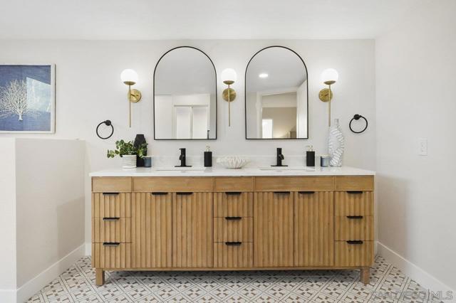 17515 Devereux Rd, San Diego CA: https://media.crmls.org/mediaz/4959a5eb-a2c1-4cdf-a5a8-aa31ff131ecc.jpg