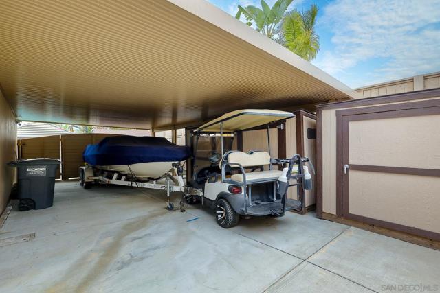 16879 Saint Andrews Drive, Poway CA: https://media.crmls.org/mediaz/495a74f0-e497-4f5b-8b4d-c7fc724732e2.jpg