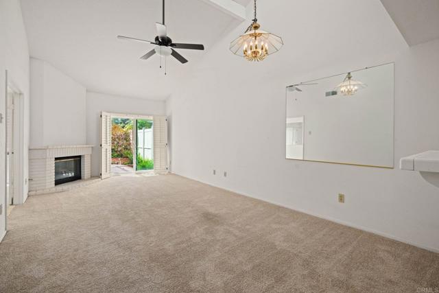 Detail Gallery Image 12 of 43 For 1015 Gleneagles Pl, Vista,  CA 92081 - 2 Beds | 2 Baths