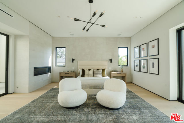 819 N Ogden Drive, Los Angeles CA: https://media.crmls.org/mediaz/495c83bf-2e7c-442d-b1dd-74a162f14a0d.jpg