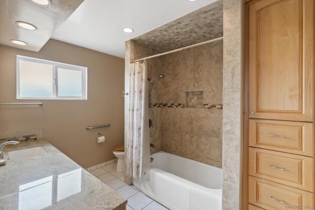 5750 Roanoke St, San Diego CA: https://media.crmls.org/mediaz/495d0c82-abc4-4030-888f-ba712ba3ed85.jpg