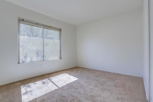 15034 Jenell St, Poway CA: https://media.crmls.org/mediaz/495d0d38-643f-4115-95b1-435c0cf7a085.jpg