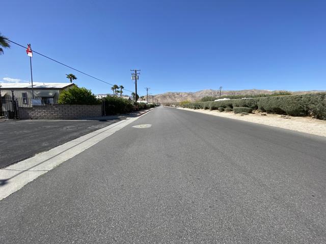 17777 Langlois Road, Desert Hot Springs CA: https://media.crmls.org/mediaz/495d6c26-0667-4bd5-a1a3-87ba2a4494d1.jpg