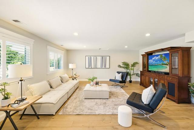 1010 Creekside Court, Morgan Hill CA: https://media.crmls.org/mediaz/495e3c96-dcca-4cc3-95d7-19cb187944b0.jpg