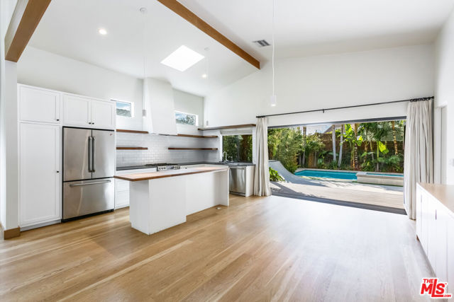 4229 Elmer Avenue, North Hollywood CA: https://media.crmls.org/mediaz/495e4d50-efe7-4c24-957f-11c16e22f0b1.jpg