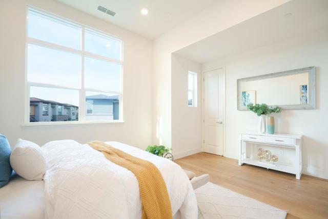 897 Fillmore Terrace, Sunnyvale CA: https://media.crmls.org/mediaz/495e76b0-7007-4009-9152-a615e04240ba.jpg