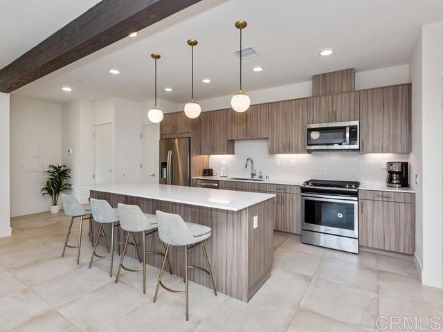 175 The Riv, Palm Springs CA: https://media.crmls.org/mediaz/495f106d-8b0d-47df-a38f-6c6fe046c4ff.jpg