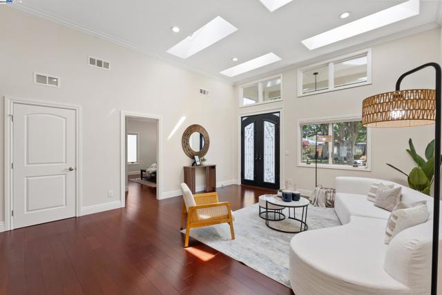 12763 Camrose Ave, Saratoga CA: https://media.crmls.org/mediaz/495f57e9-b897-45c4-a2f1-627f9381e96c.jpg