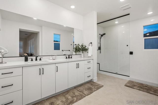 35505 Orchard Trails, Fallbrook CA: https://media.crmls.org/mediaz/495f93bd-4d45-4fe5-9b90-b224ee87c0d0.jpg