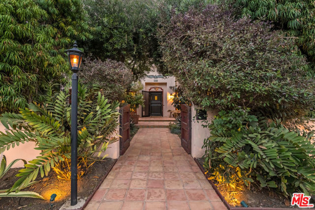 755 S Highland Avenue, Los Angeles CA: https://media.crmls.org/mediaz/49600f5e-7e8c-4404-9f24-b979943b1c12.jpg