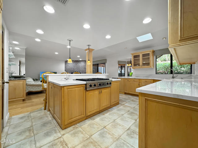 Detail Gallery Image 6 of 50 For 2307 Dorothy St, La Crescenta,  CA 91214 - 4 Beds | 3 Baths