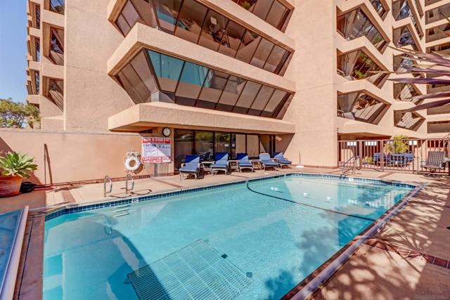 230 W Laurel Street, San Diego CA: https://media.crmls.org/mediaz/4960cddc-83af-4e17-bc6c-ca605f97fb0f.jpg