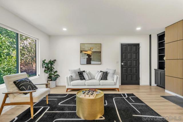 5055 Collwood Way, San Diego CA: https://media.crmls.org/mediaz/4960e9c7-a334-429d-80c8-2397a373f339.jpg