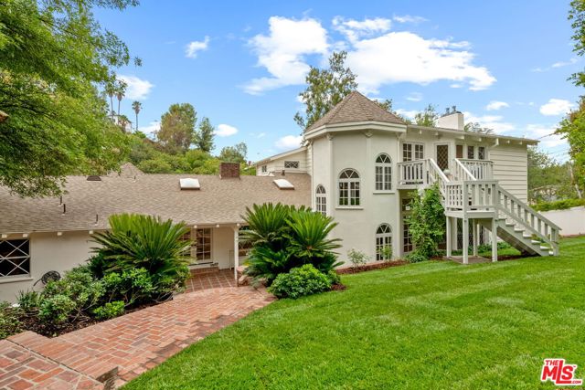 19159 Rosita Street, Tarzana CA: https://media.crmls.org/mediaz/4960f444-6e79-4dee-aa26-59db4080305b.jpg