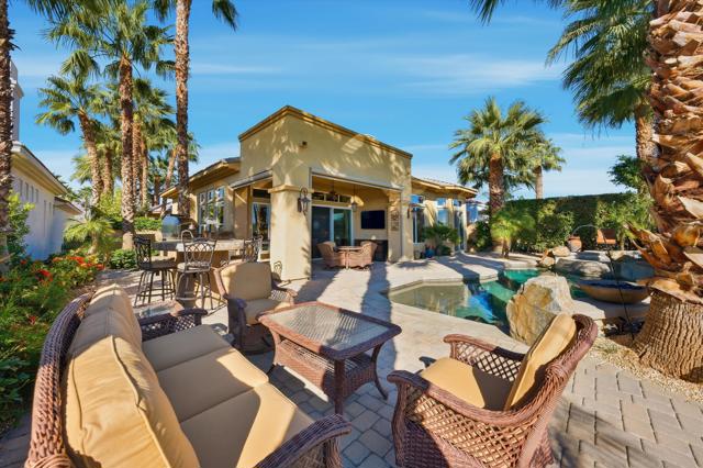 51518 Via Sorrento, La Quinta CA: https://media.crmls.org/mediaz/4961a5ec-4043-45c7-a9c0-dcec3da7be63.jpg