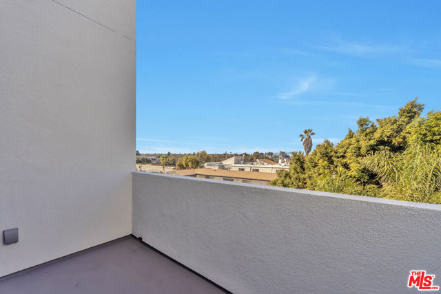 5506 Thornburn Street, Los Angeles CA: https://media.crmls.org/mediaz/4961bad1-e286-4c6b-a146-91ec14d0cd97.jpg