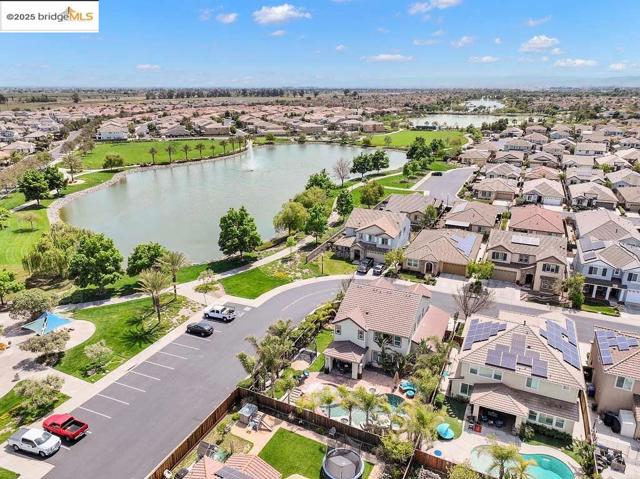 8065 Westport Circle, Discovery Bay CA: https://media.crmls.org/mediaz/49620347-6431-4c58-aa63-07ec5149407c.jpg