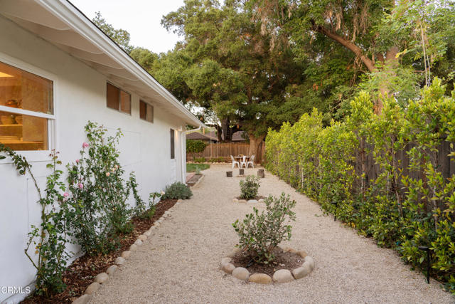 202 N. Fulton Street, Ojai CA: https://media.crmls.org/mediaz/4962090f-f79f-4abf-9184-c07ce5387a1c.jpg