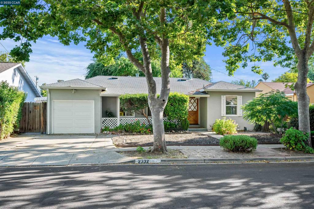 2332 Mountain View Dr