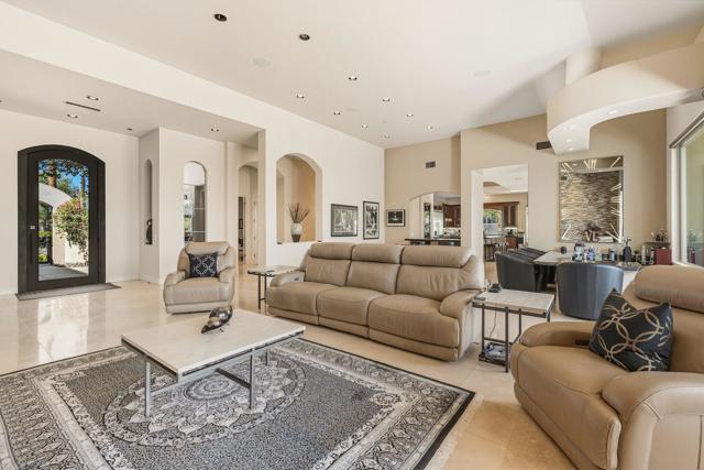 334 Crest Lake Drive, Palm Desert, CA 92211