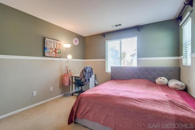 2235 Old Barn Lane, Chula Vista CA: https://media.crmls.org/mediaz/4963224d-fc46-43ce-b083-1094e27e13c3.jpg