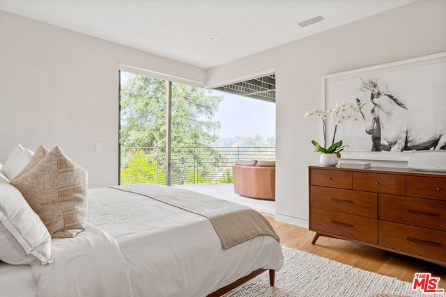 1030 Somera Road, Los Angeles CA: https://media.crmls.org/mediaz/49634cdb-3d8a-4606-9480-eb03ad321fa9.jpg
