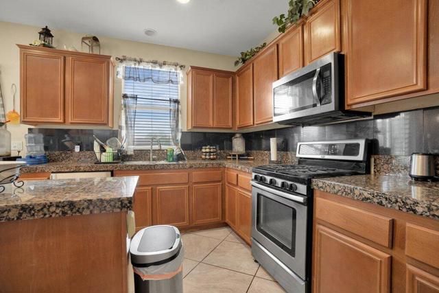 83554 Big Bear Place, Coachella CA: https://media.crmls.org/mediaz/4963a56c-c4e6-42bf-af58-97eab3c49d7e.jpg