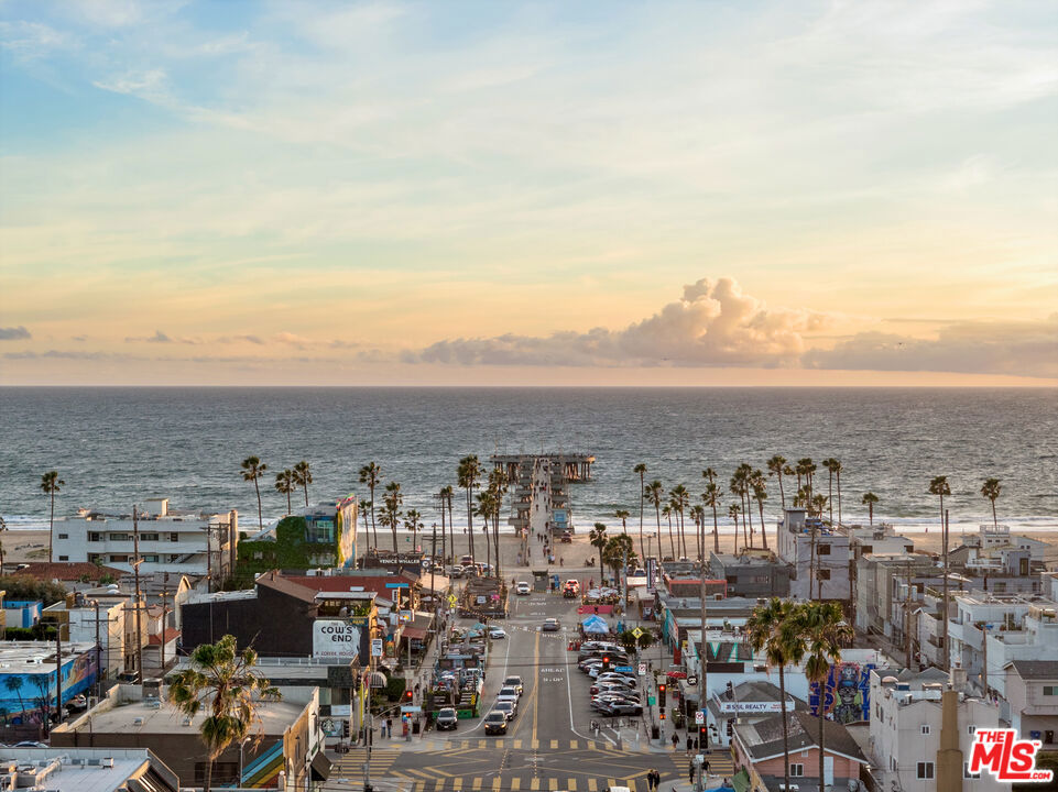 https://media.crmls.org/mediaz/4963e4c4-ae30-49dc-8f0c-86872005a89f.jpg?preset=X-Large