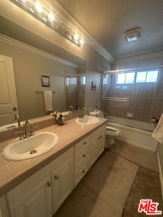 22 St Just Avenue, Ladera Ranch CA: https://media.crmls.org/mediaz/496452ee-4b78-4881-95fc-2e56d8216816.jpg