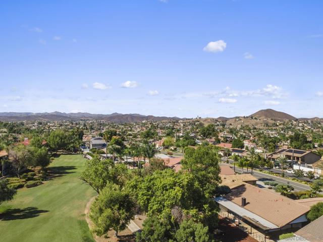 23235 Canyon Lake Dr S, Canyon Lake CA: https://media.crmls.org/mediaz/49653ddb-58da-46a3-90f2-51bd48a254b9.jpg