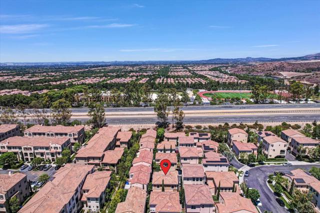 71 Kestrel, Irvine CA: https://media.crmls.org/mediaz/49653f9e-26ec-40fc-9200-e76308b26fc8.jpg