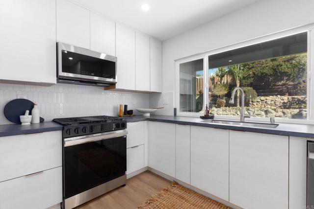 Detail Gallery Image 12 of 32 For 13517 Del Marino Ave, Poway,  CA 92064 - 3 Beds | 2 Baths