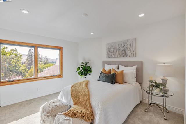 324 Merrilee Place, Danville CA: https://media.crmls.org/mediaz/496632d2-9e60-4b41-ad03-bbae59773dfa.jpg
