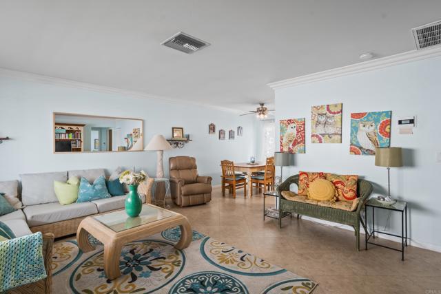 Detail Gallery Image 3 of 28 For 1052 Isabella Ave #D,  Coronado,  CA 92118 - 2 Beds | 1 Baths