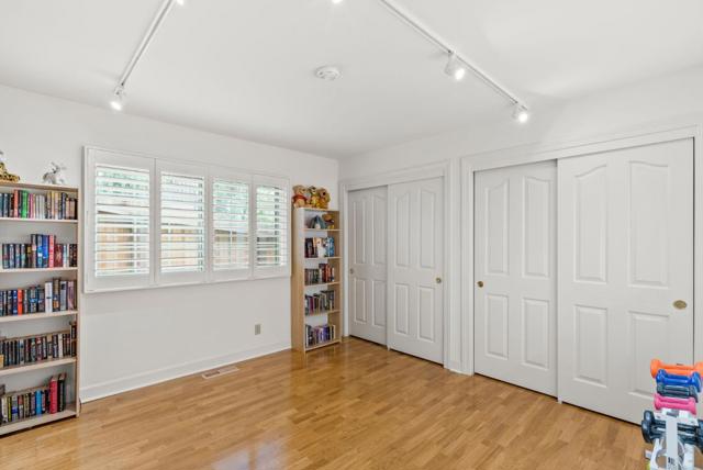 3920 Lakemead Way, Redwood City CA: https://media.crmls.org/mediaz/49673f39-ec86-417d-97d7-2fa4438891a7.jpg