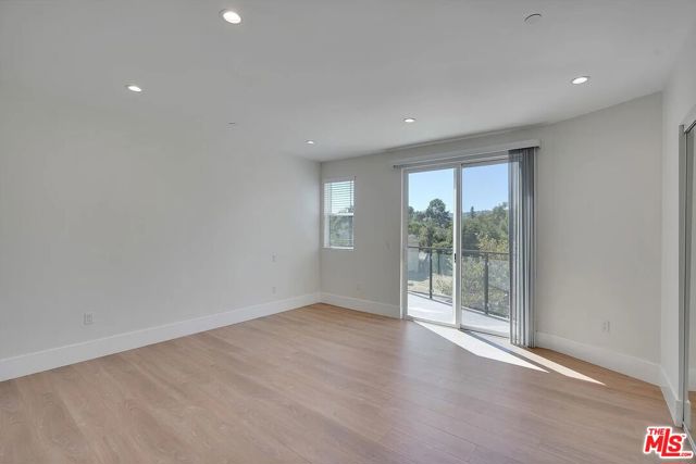 14419 Riverside Drive, 203A photo 12