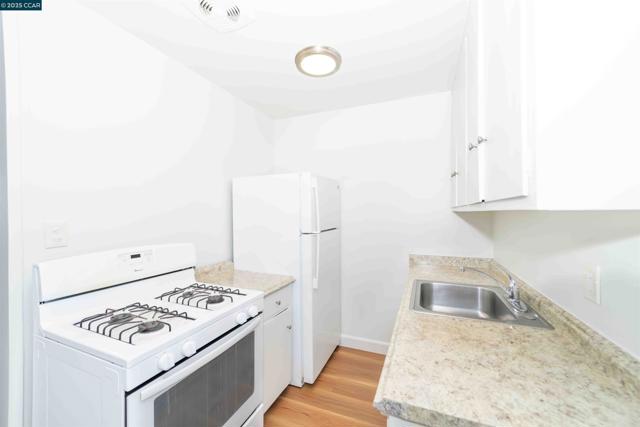1700 Market Ave, San Pablo CA: https://media.crmls.org/mediaz/49681c8d-666a-4863-b774-b7fd596d3aad.jpg