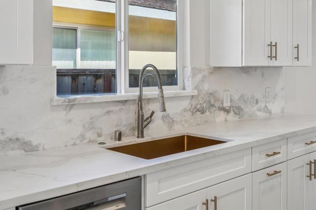 700 Gull Avenue, Foster City CA: https://media.crmls.org/mediaz/4968a2ad-4f41-4f96-98d0-e8356c897113.jpg