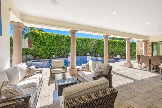 17 Emerald Court, Rancho Mirage CA: https://media.crmls.org/mediaz/4968b592-277c-457b-8df8-4d168626065e.jpg