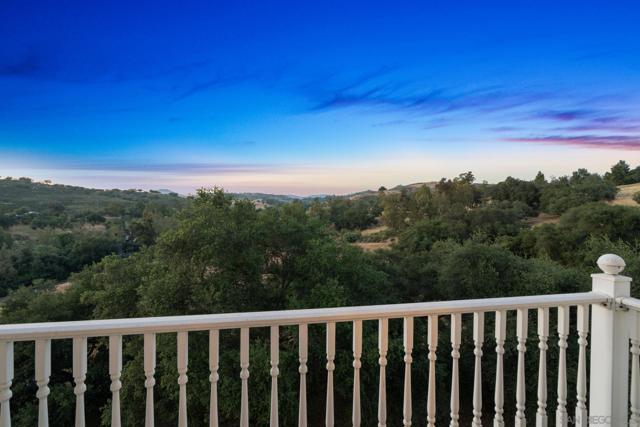 24665 Rancho Santa Teresa Dr, Ramona CA: https://media.crmls.org/mediaz/49696d21-cfb4-4aac-825f-d198f1cdb9d3.jpg