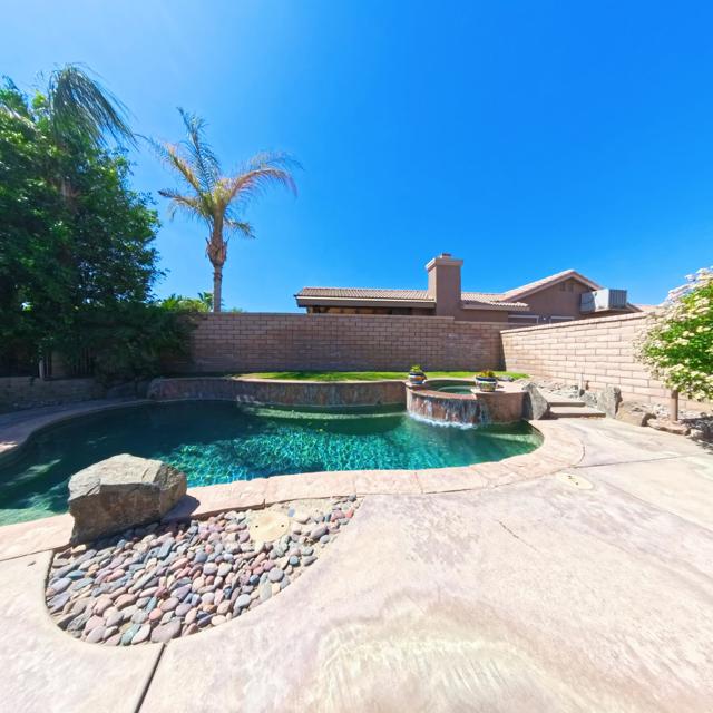 37879 Hollister Drive, Palm Desert, CA 92211